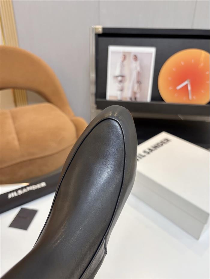 2025112818547919 360